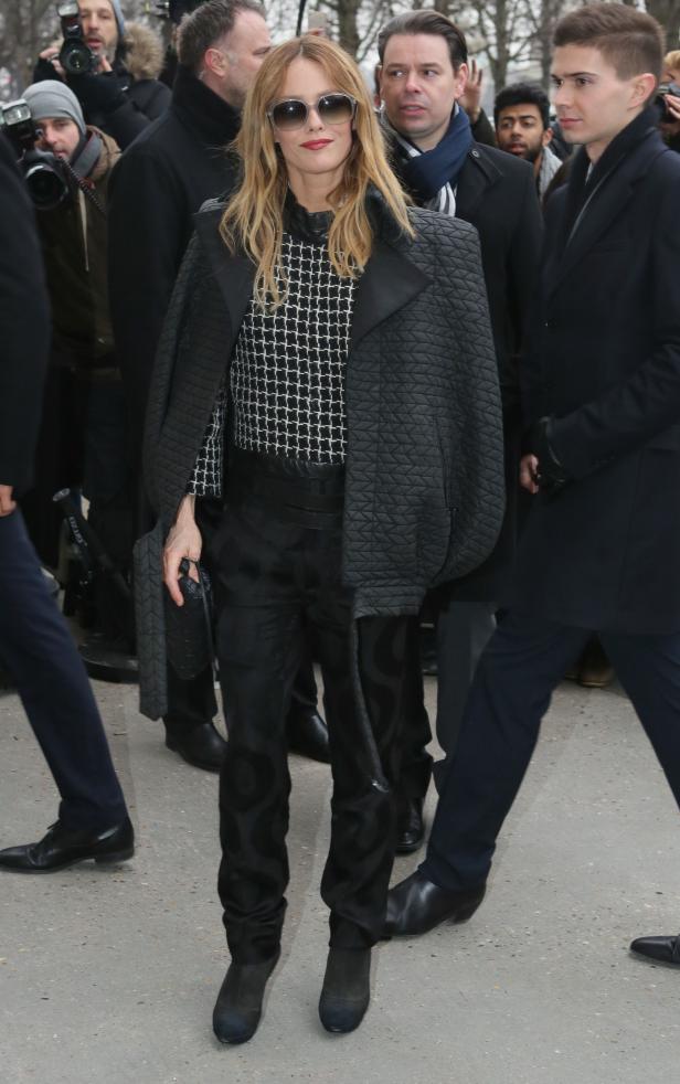 Haute Couture: Stars brezeln sich in Paris auf