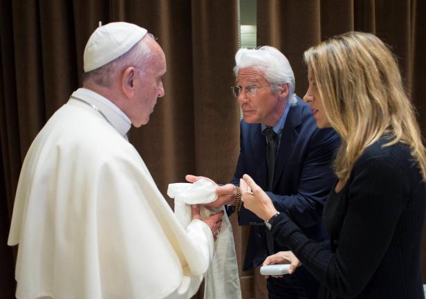 Große Ehre: Clooneys besuchen den Papst