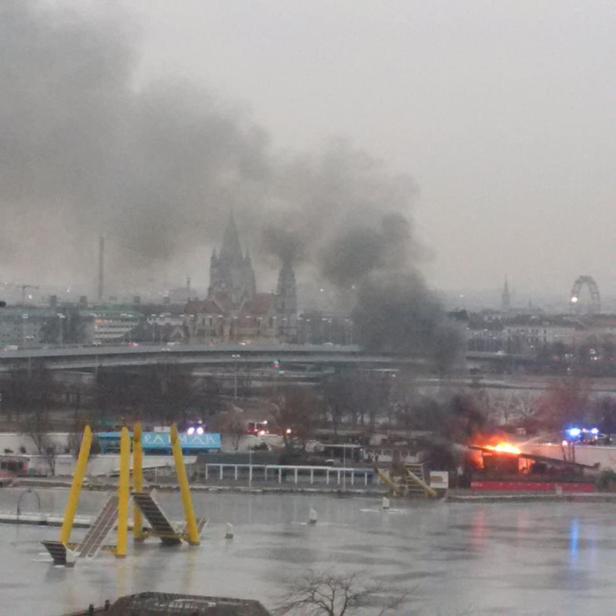 Großeinsatz: Brand auf der Donauinsel