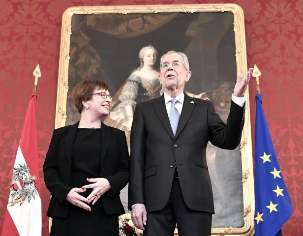 Van der Bellen in der Hofburg: "Ich bin’s, euer neuer Präsident"
