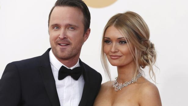 Aaron Paul mit seiner Frau Lauren Parsekian auf dem roten Teppich.