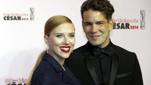 Scarlett Johansson und Romain Dauriac bei der 39. César-Verleihung 2014.