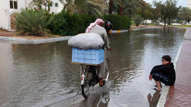 Dubai versinkt im Regen