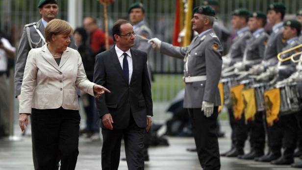 Angela Merkel und François Hollande bei einem Staatsbesuch in Deutschland.