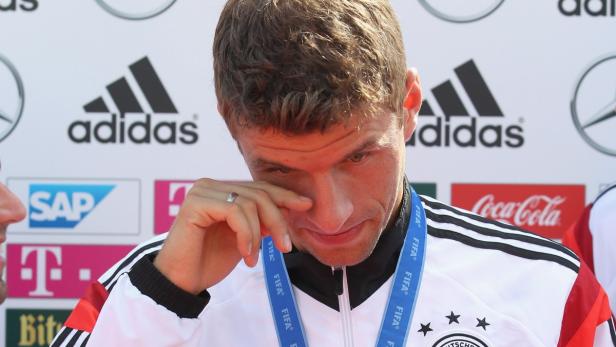 Thomas Müller: "Meine Frau ist keine Handtasche"