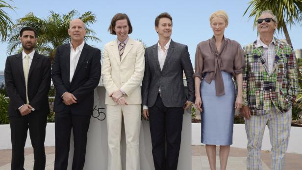 Cannes startete im Blitzlichtgewitter