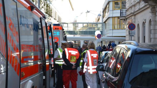 Mehrere Verletzte bei Straßenbahn-Kollision