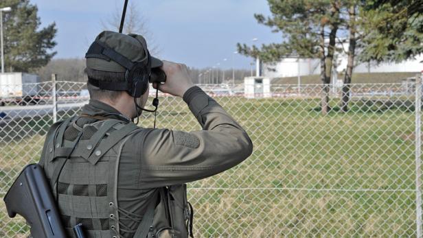 Honorarfrei, schutz16 , Übung im Mostviertel… Milizsoldat reiste aus Afrika an