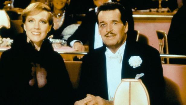 Julie Andrews und James Garner bei der Oscar-Verleihung 1983.