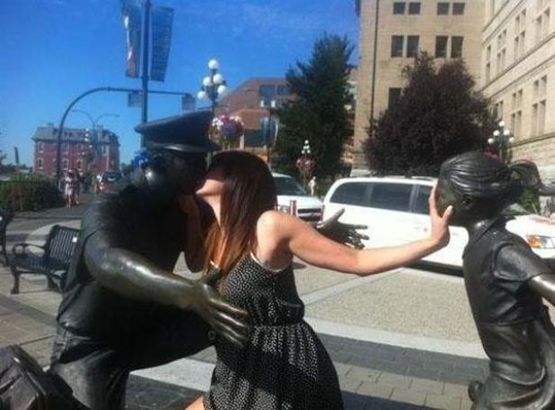 Wenn Statuen zu Späßen aufgelegt sind | kurier.at Wenn Statuen zu Späßen aufgelegt sind | kurier.at