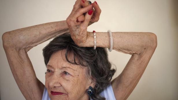 98 Jahre alt: Das ist die älteste Yogalehrerin der Welt