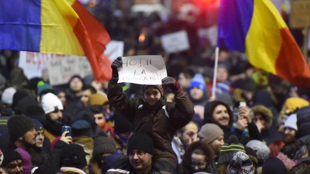 Gewalt bei Protesten gegen Regierung in Bukarest