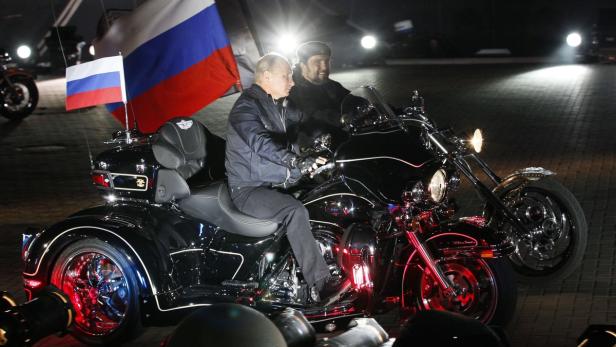 Putins Biker starteten umstrittene Tour