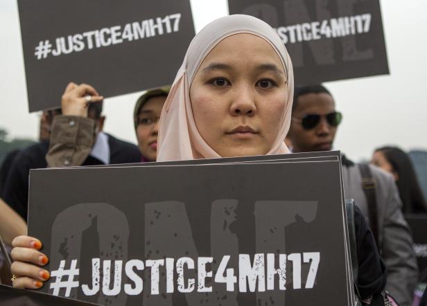 Schweigeminute für die Opfer von MH 17