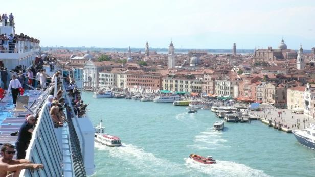 Placido Domingo will Venedig vor dem Untergang bewahren