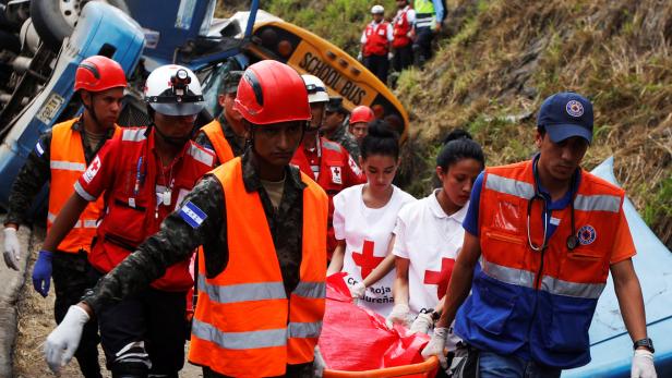 Lkw krachte in Bus: 23 Tote in Honduras