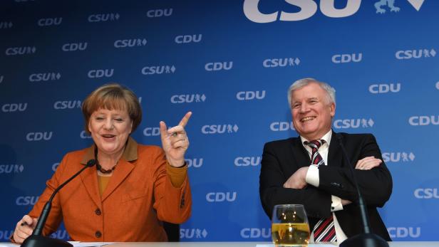 "Gottkanzler" Schulz liegt vor Merkel – und zwingt Union zur Versöhnung