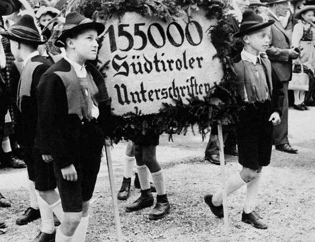 "Von der Befreiung zur Freiheit": Der neue Band mit Bildern von Erich Lessing