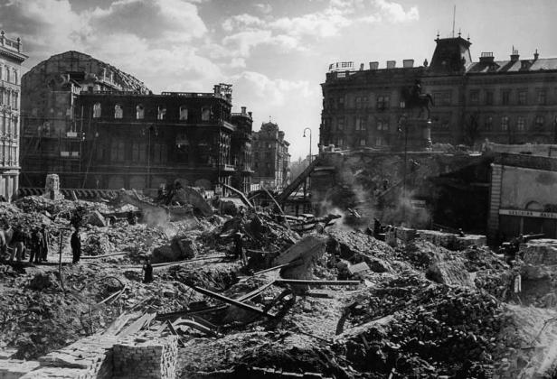 "Von der Befreiung zur Freiheit": Der neue Band mit Bildern von Erich Lessing