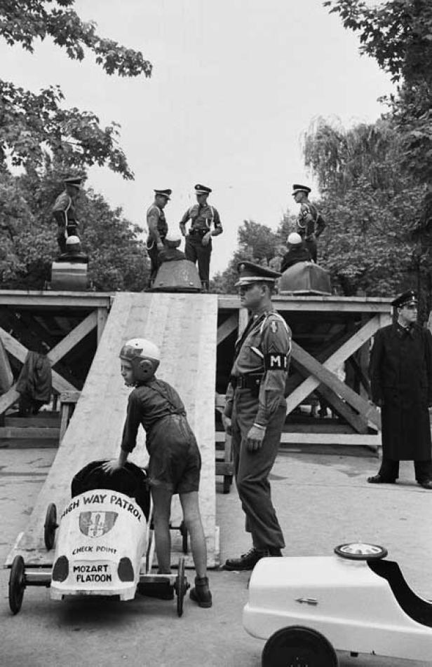 "Von der Befreiung zur Freiheit": Der neue Band mit Bildern von Erich Lessing