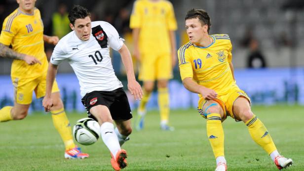 Ein Fußballspiel zwischen Österreich und der Ukraine.