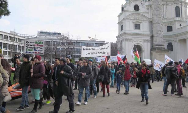 Tausende Menschen bei Pro-Asyl-Demo in Wien