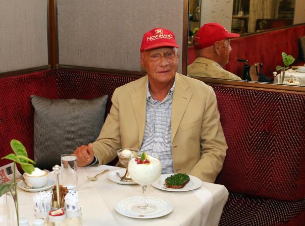 Niki Lauda frühstückt um 21 Euro im Imperial