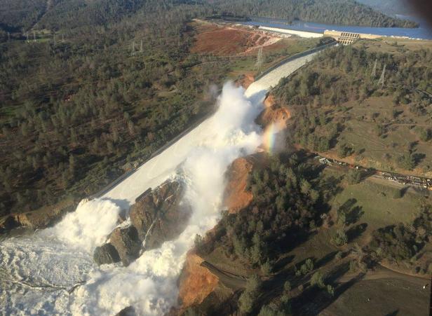 Größter US-Staudamm droht zu brechen: 188.000 evakuiert