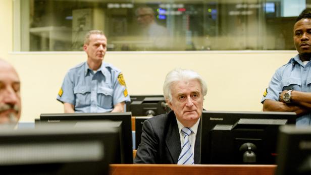 Karadzić schuldig wegen Völkermordes in Srebrenica