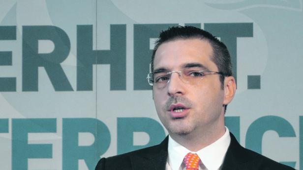 INNENMINISTER ALBANIEN Samir Tahiri… Österreich zeigt BND-Agenten an