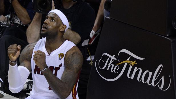 LeBron James jubelt während eines Spiels der NBA-Finals.