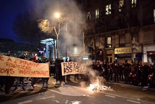 Ausschreitungen bei Demonstration in Paris