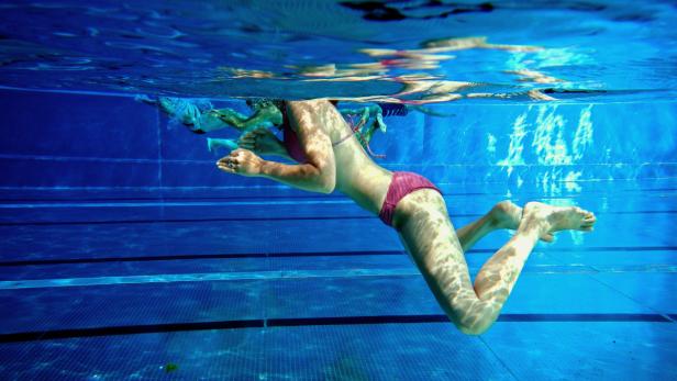 Schwimmen: Auftrieb für Rücken, Herz und Hirn