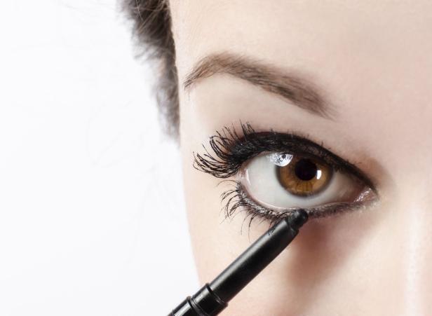 Diese Make-up-Fehler lassen Augen kleiner wirken