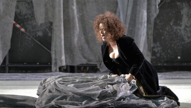 Szenenfotos aus "La Mère coupable"