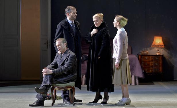 Szenenfotos aus "La Mère coupable"