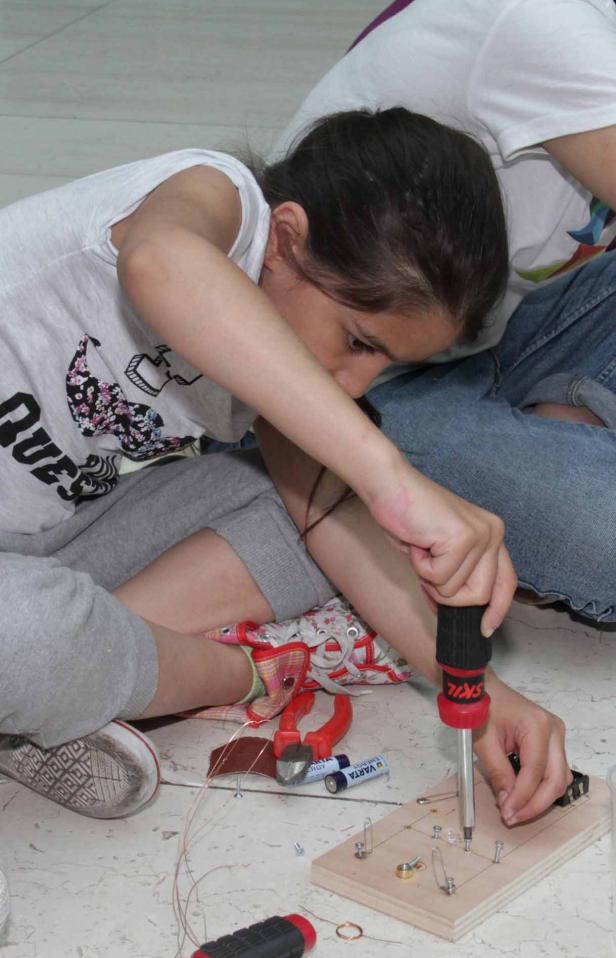 Kids bauen Rakete aus Kupferrohren