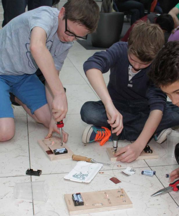 Kids bauen Rakete aus Kupferrohren