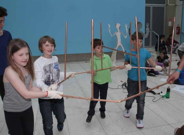 Kids bauen Rakete aus Kupferrohren