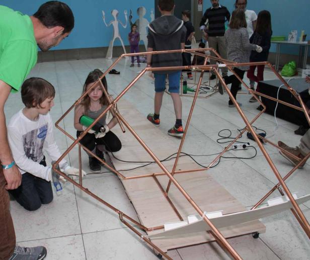 Kids bauen Rakete aus Kupferrohren