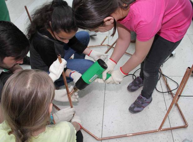 Kids bauen Rakete aus Kupferrohren