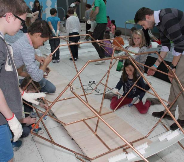 Kids bauen Rakete aus Kupferrohren