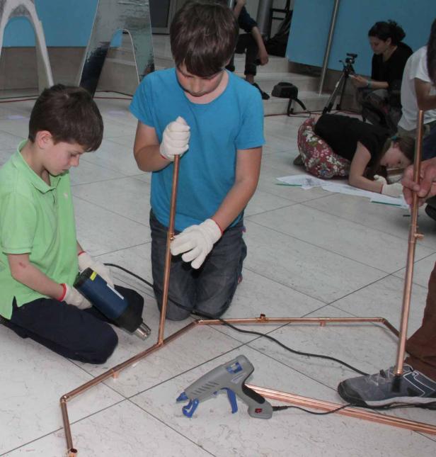 Kids bauen Rakete aus Kupferrohren