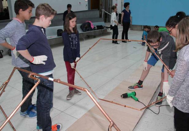 Kids bauen Rakete aus Kupferrohren