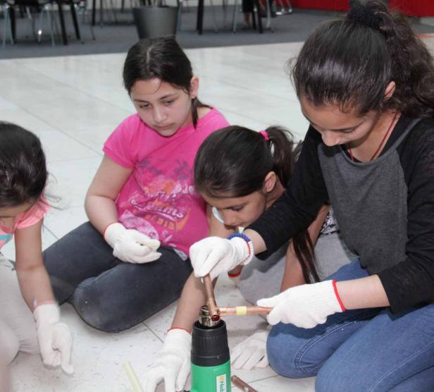 Kids bauen Rakete aus Kupferrohren