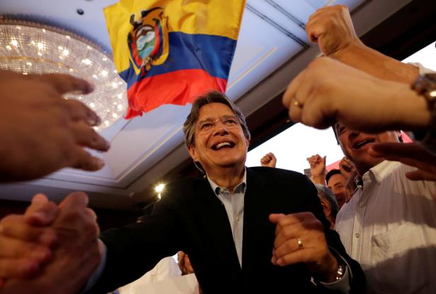 Ecuador-Wahl: Linker Kandidat Lenin Moreno klar vorn