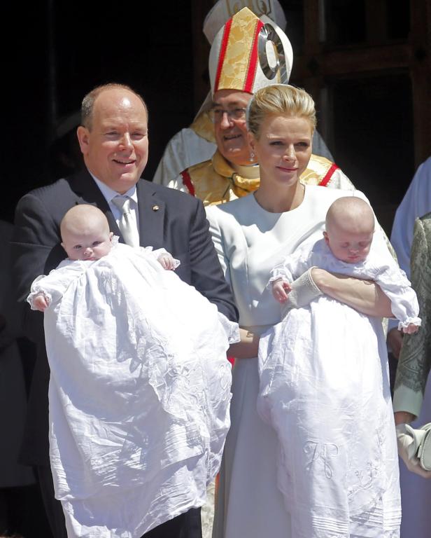 Fürst Albert und Fürstin Charlène von Monaco mit ihren Zwillingen.