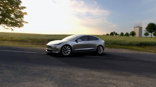 Handout of Tesla Motors' mass-market Model 3 elect Vorbestellungen für "Model 3" bei über 10 Mrd. Dollar