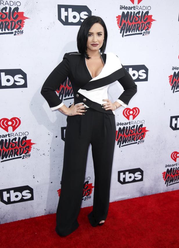 Alle Star-Outfits bei den iHeartRadio Awards