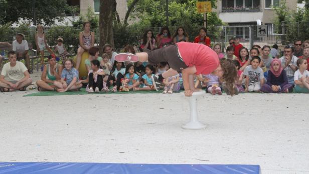 Akrobatik im Park